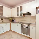 Trojkovic Villa *